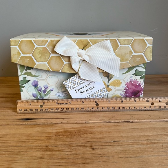 NWT medium rectangular storage box - Picture 7 of 7